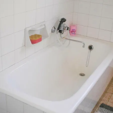 Four Bedroom Holiday In Szantod Ferienhaus