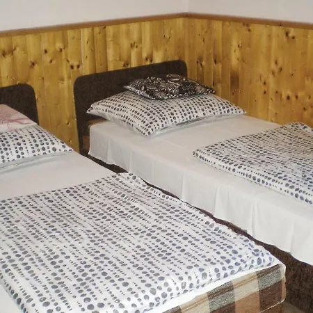 Four Bedroom Holiday In Szantod